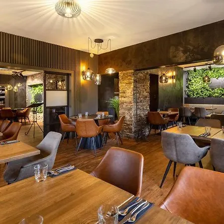 Pensión Garden Restaurant &