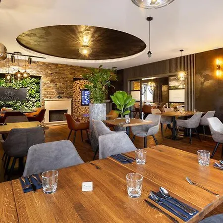 Guest house Garden Restaurant & *