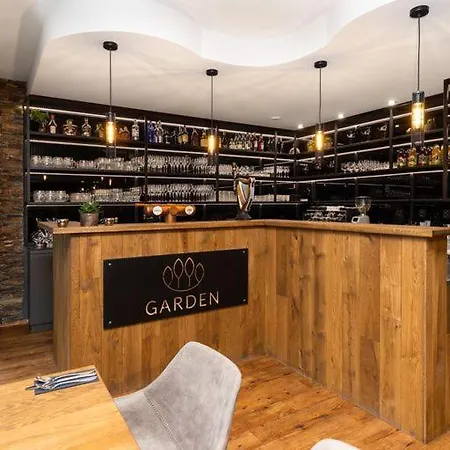 Garden Restaurant & Pensión